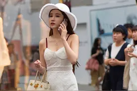 站在属于自己的角落，假装自己是个过客图片
