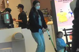 黎明40岁前妻被曝怀二胎！腹部隆起明显，身为超模曾胖成肉球？图片