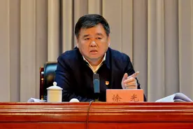 “平坟书记”被公诉，被指控收受巨额财物，曾号召干部学习焦裕禄图片