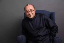风投大佬王功权：不做公务员，50岁和女老板私奔，退商场做诗人图片