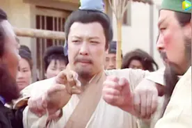 关羽张飞第一次见面就打架，刘备劝架的方式让两人服气视频封面