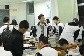 青春期男孩“变声”后，还能长多高？医生：在14~16岁最佳图片