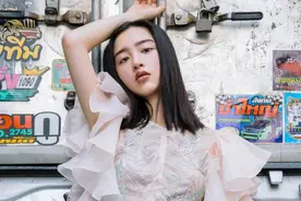 同是TFBOYS师妹，邓恩熙嘘声一片，张艺凡成最大赢家？图片