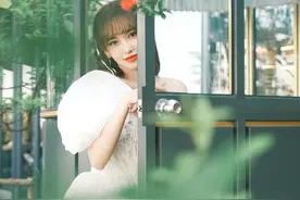 天天晒大牌的她为河南暴雨捐款10万，被骂后怒怼：我捐少了吗？图片