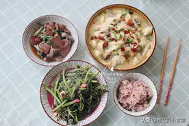 福建70后老两口的午餐，走红朋友圈，网友：荤素搭配精致馋哭了图片