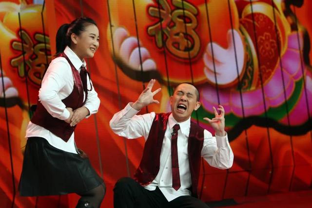 “寒门孝女”贾玲的成名秘史，和她背后的4位重要人物