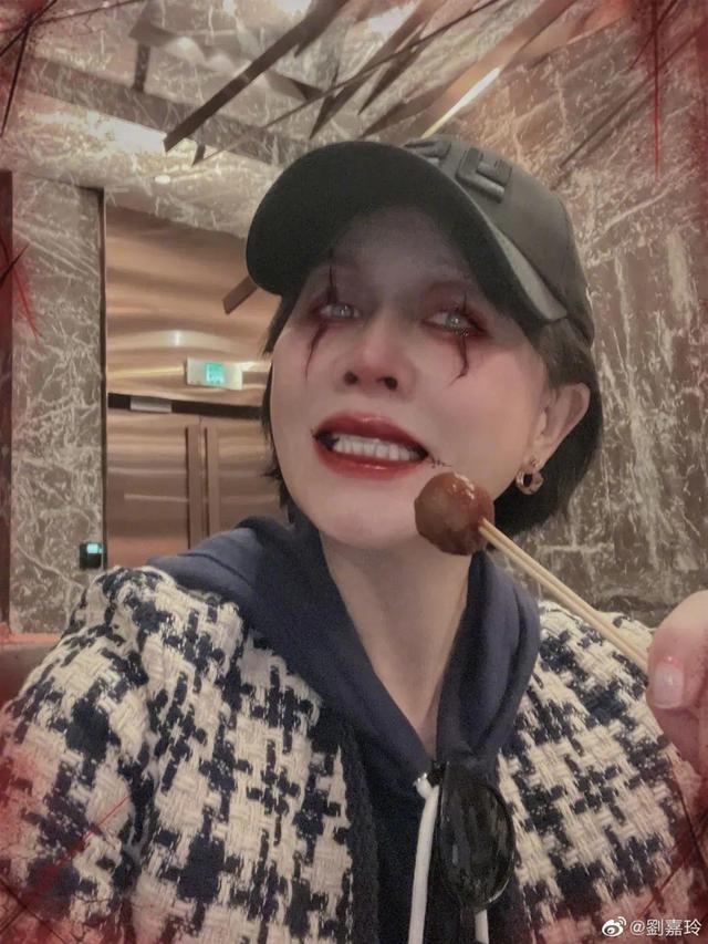 主角化装成鬼国外电影