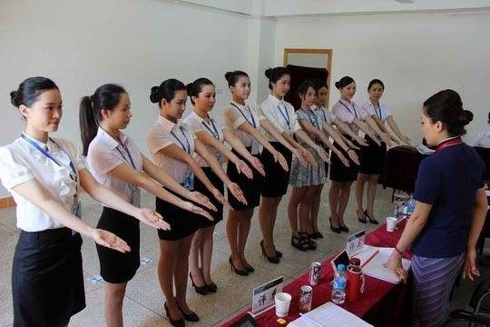 飞行帮资讯-空乘面试30秒自我介绍，如何才能抓住面试官的耳朵？