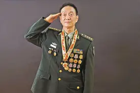 5次爆破越军暗堡，18岁新兵成为战斗英雄，升至大校副师图片