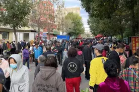 东北逛早市，看看辽宁GDP排名最末城市物价如何，不谈幸福说现实图片