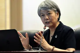 李玫瑾：对付"撒泼耍赖"的孩子，只要做这4个"不要"就能搞定图片