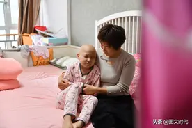 懂事女孩患“儿童癌王”，哭着对妈妈说：你再生一个不生病的我吧图片