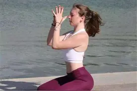 含胸驼背怎么办？这些瑜伽体式帮你打开肩部，挺拔身姿图片