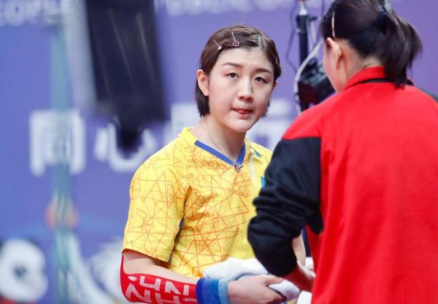 梁国栋/李佳燚或姚钧涛/吴咏诗vs林高远vs黄颖琦3/4区:曹巍/王曼昱vs