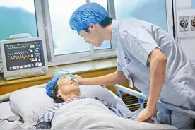 护士月工资都在7000以上？未来这几类护士薪资最高图片