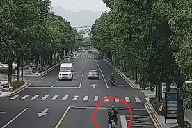 警示 | 电动自行车转弯不能太随性！图片