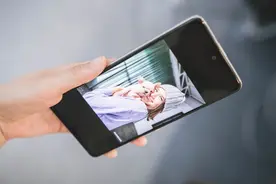 情侣拍照拯救计划！三星Galaxy A52 5G教你拍出完美大片图片