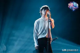 他凭什么打败张信哲、张韶涵拿下第一？图片