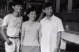 马云的爸爸是一个什么样的人，马云流利的英语就是被爸爸揍出来的图片