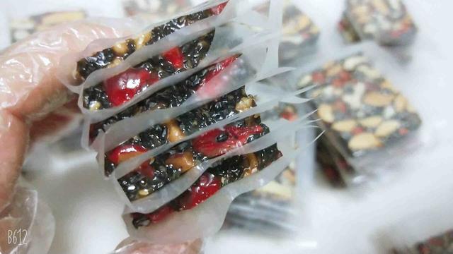 鱼胶可以和芝麻一起吃吗 2026年鱼胶可以和芝麻一起吃吗早餐