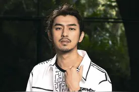 陈柏霖 跟你喜欢的在一起Esquire HK杂志 2020年7月刊封面人物图片