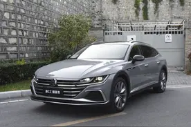 相比较普通版，旅行版的CC更值得推荐图片