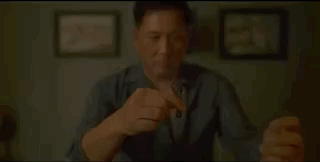 满屏鲜肉的R级尺度，还在乎什么评分