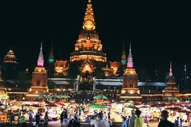 在云南最具东南亚特色的城市——西双版纳夜景到底有多美图片