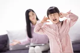 孩子顶嘴时，父母要怎么做？李玫瑾：要说两句话！娃长大会感激你图片