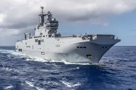 法国海军准航母南海战巡，图谋穿越琼州海峡，矛头再次直指解放军图片