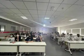 来自北京，一切顺利——未来感十足的高科技仓储图片