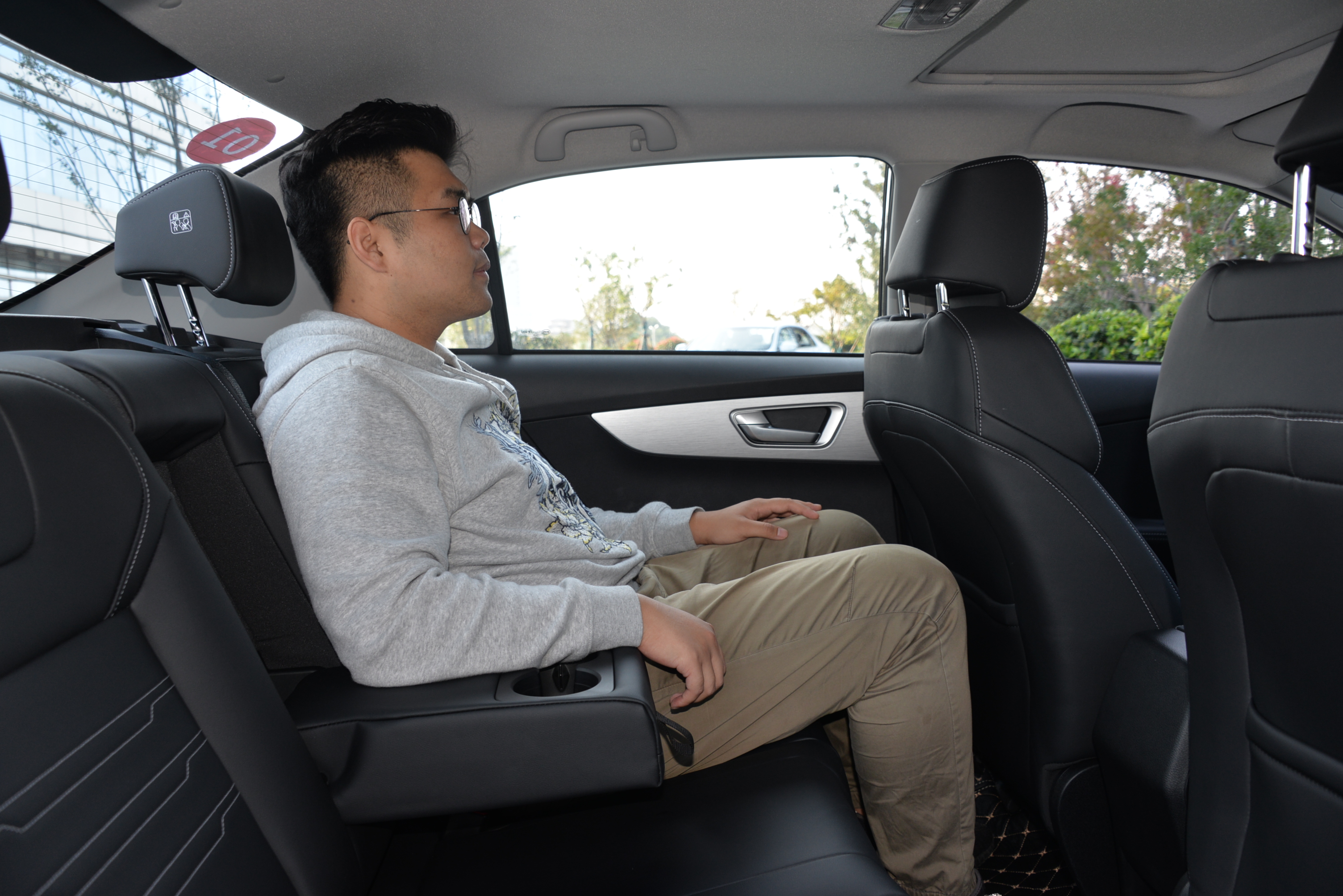 全新秦EV价格_新比亚迪f3哪个配置好_比亚迪全新秦家族