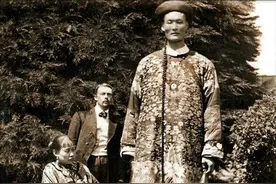 他是清朝第一巨人，身高超3米，娶英国娇妻，儿子回国认亲却被拒图片