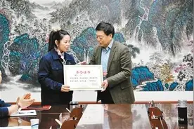 刷爆全网！西安的姐“返还乘客10万余元”，后续来了…图片