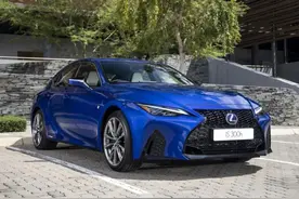 比雷克萨斯ES便宜却无人问津，起步配2.0T，IS输在哪里？图片