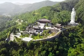 李嘉诚花15亿建寺庙，耗时长达10年，如今怎么样了呢？图片