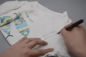 衣服上有记号笔印记怎么洗，教你一个小妙招，字迹立马消失，实用图片