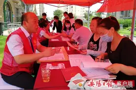 安阳：不动产登记上门服务获群众点赞图片