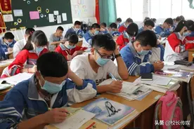柳袁照：建议校长戴着口罩在教室坐一天图片