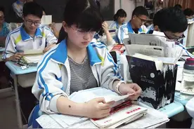 高一成绩不好怎么办？老师：高一是学生，高三是考生，家长释然了图片
