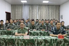 江华县人武部组织收看庆祝中国共产党成立100周年大会图片