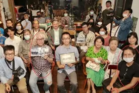 爷孙恋被曝已结婚？相差40岁女方疑怀孕，女方曾为其离家出走图片