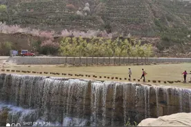 宁夏回族自治区 固原市 彭阳县 茹河瀑布图片