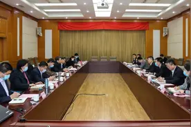 建设银行天津分行客人到静海对接银政合作事宜图片
