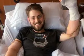 美国大兵在阿富汗战场炸断四肢，六年后竟接上新手臂找到理想伴侣图片