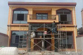 农村自建房外墙，“刷漆”和“贴砖”，哪个更耐用？很多人选错了图片