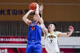 学萧亚轩？新疆天才锋线官宣与女友分手：鲜克有终 亦祝今后安好图片