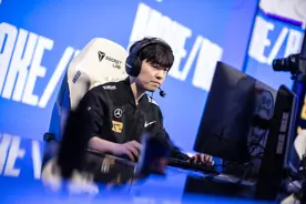 LOL-S11小组赛：Cryin妖姬致命失误痛失好局，FNC逆风翻盘复仇RNG图片