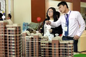 房企欠债12万亿，房奴欠债36万亿，钱到底都被谁赚走了？图片