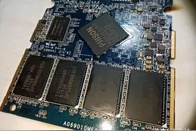 自己动手，丰衣足食：坏固态拆储存颗粒制作高速U盘图片